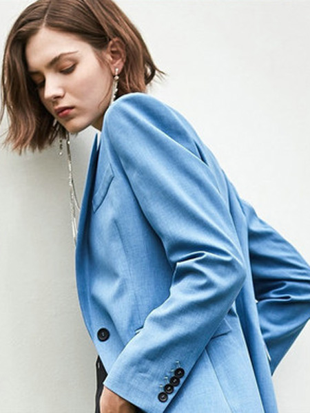 荷比俪女装品牌2019春夏新款复古收腰显瘦薄款修身外套