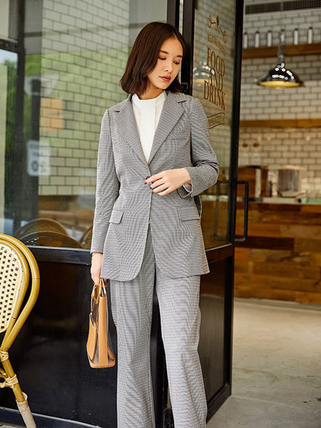 朝花夕拾女装品牌2019秋冬一粒扣休闲西装外套