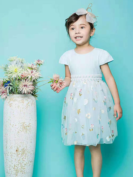 贝力高童装品牌2019春夏气质修身绣花蕾丝雪纺中长连衣裙