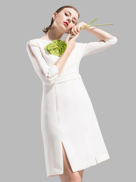 卡佩诺 - KAIPEINUO女装品牌2019春夏高腰拼接开叉白色一步裙