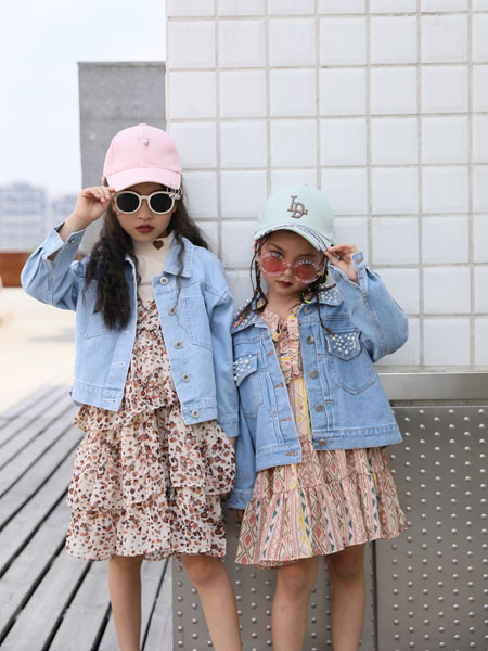 拉斐贝贝童装品牌2019秋季韩版短款洋气开衫儿童