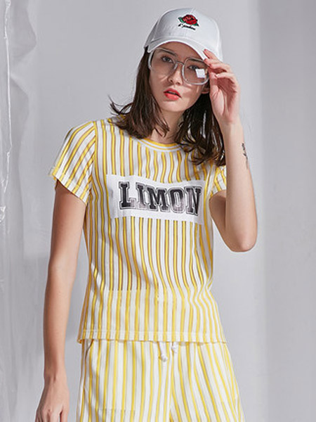 卡布依女装品牌2019春夏新款胶印条纹短袖T恤上衣