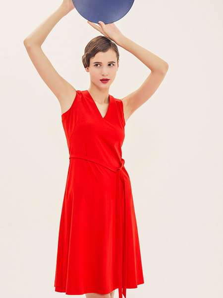 乔JOQIAODING女装品牌新款气质收腰V领红色连衣裙