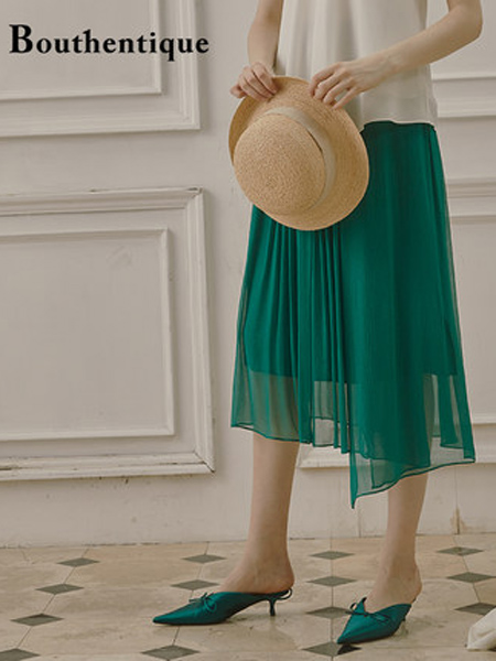 bouthentique女装品牌2019春夏新款优雅清爽绿色不规则半身裙