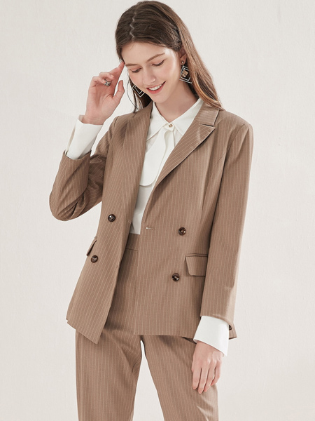 春美多女装品牌2019秋季新款简约通勤不规则条纹显瘦长袖西装外套