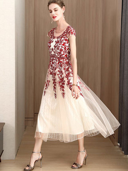 萨拉迪恩女装品牌2019春夏新款法式重工刺绣白色网纱蕾丝裙