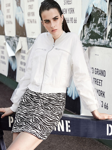 卡尼欧女装品牌2019秋季新款韩版时尚百搭超薄透气棒球外套
