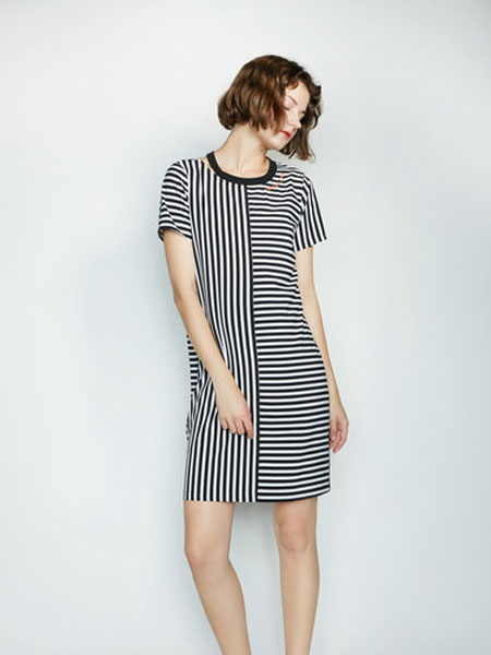 CAGZL(卡姿）女装品牌2019春夏新款条纹拼接个性修身长款连衣裙