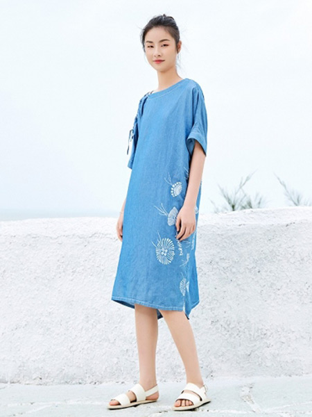 BUKHARA布卡拉女装品牌2019春夏新款气质文艺复古大码宽松连衣裙