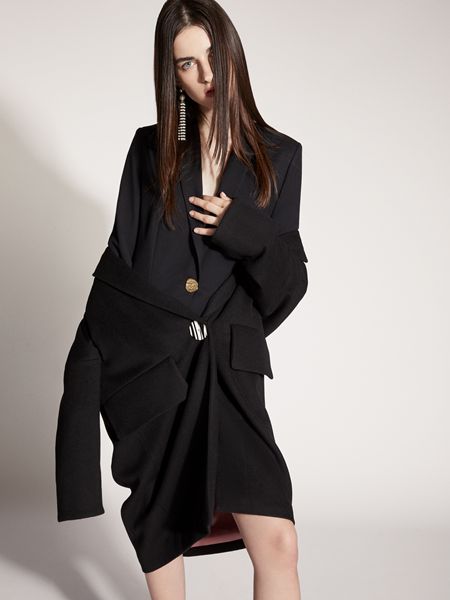 芮玛女装品牌2019秋季名媛风褶皱珍珠扣格子西装外套