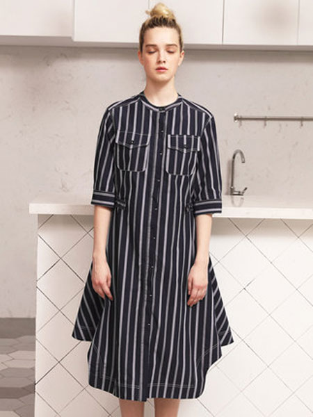 幻走女装品牌2019春夏新款圆领条纹伞形修身梭织连衣裙