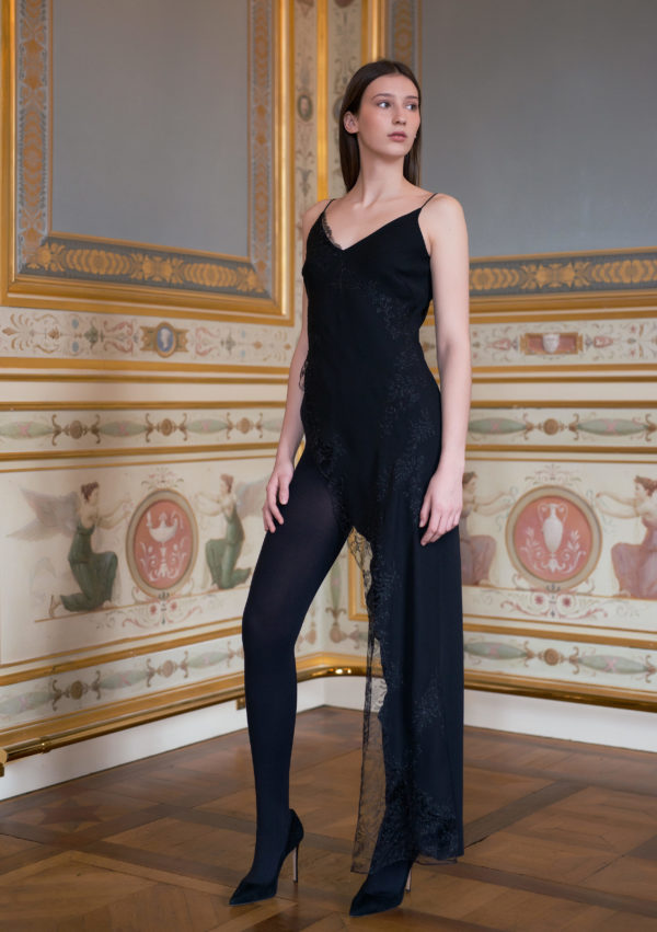 Carine Gilson内衣品牌2019春夏模特性感晚礼服黑色遮肚显瘦短裙