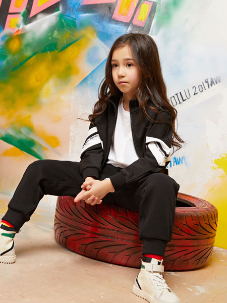 泡泡噜poipoilu童装品牌2019秋冬新款长袖洋气韩版运动儿童春两件套时髦