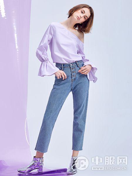 MT女装品牌2019秋季紫色露肩上衣潮
