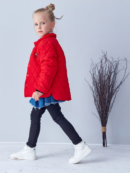 小鲨诺拉童装品牌2019秋冬休闲运动两件套