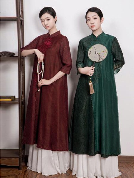 久亿女装品牌2019春夏中国风时尚酒红刺绣裙