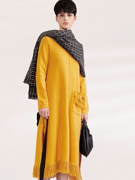 意澳女装品牌2019秋冬加肥加大中长款毛衣连衣裙