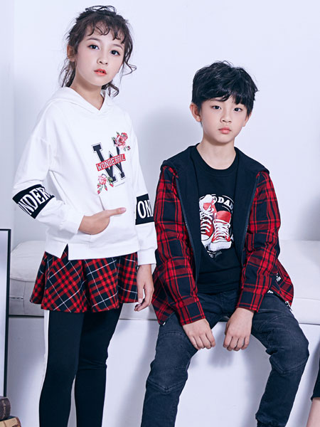 嗒嘀嗒童装品牌2019秋冬新款韩版卡通印花格子拼接撞色纯棉时尚