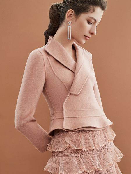 红贝缇女装品牌2019秋冬蕾丝修身欧根纱裙摆外套羊毛呢上衣
