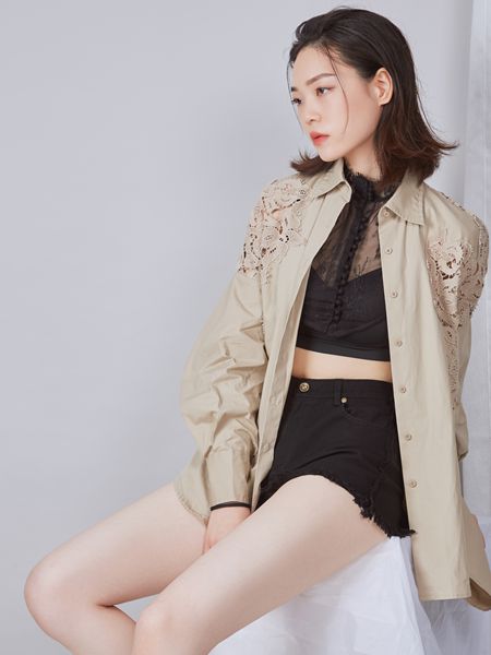 NIIJII女装品牌2019秋冬蕾丝气质衬衣