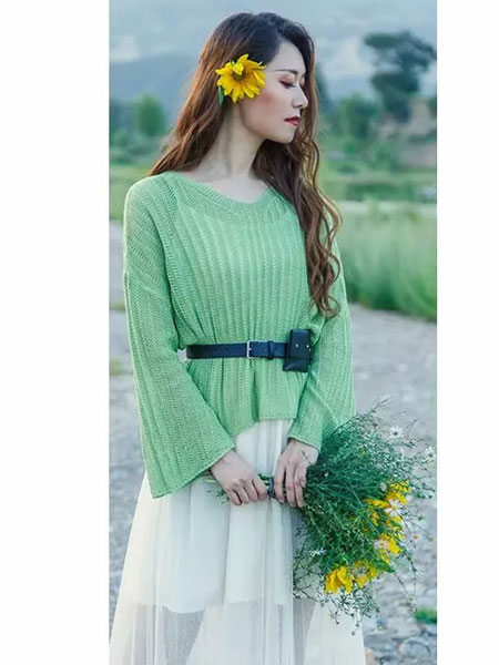非常焦点女装品牌2019秋冬抹茶绿针织毛衣