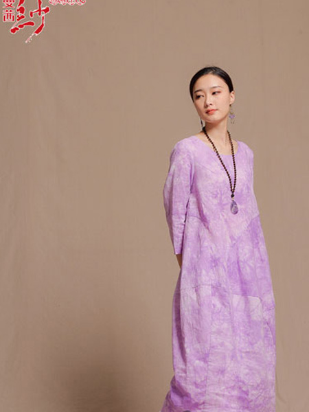 曼茜纱女装品牌2019秋冬紫色扎染印花大廓形苎麻连衣裙