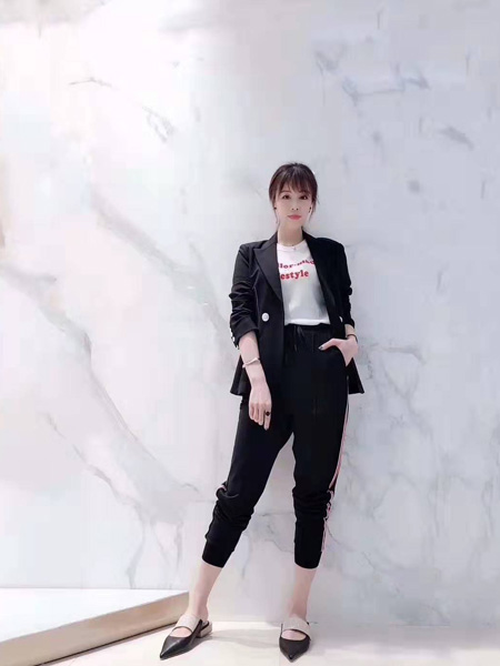 IVYKKI女装品牌2019秋季港味时尚气质显瘦职业装两件套