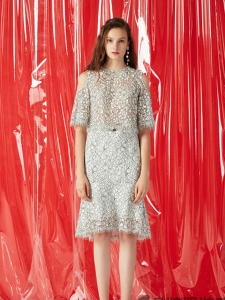蒂斯弗女装品牌2019春夏新款优雅气质性感修身女套裙