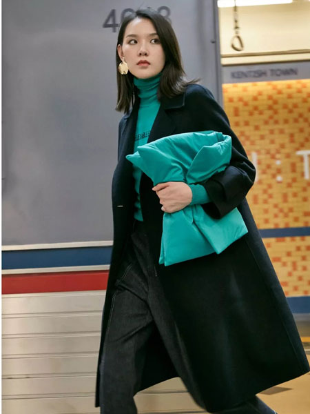 洛瑞琳女装品牌2019秋冬时尚毛呢外套