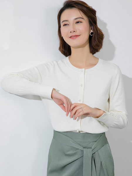 洛薇雅女装品牌2019秋冬羊毛衫套头衫