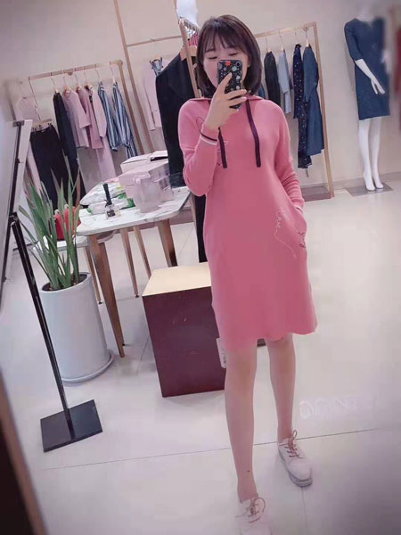 卡佩诺 - KAIPEINUO女装品牌2019秋冬长款卫衣