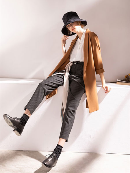 C3000女装品牌2019秋冬休闲棕色西装外套