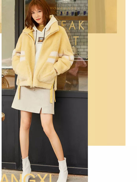 哈祥喜女装品牌2019秋季暖暖的奶油黄毛呢短款外套