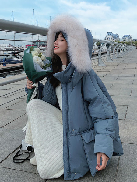 艾米女装品牌2019秋冬毛领外套