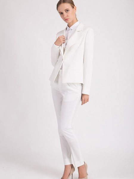 C'est moi服装定制品牌2019秋冬新款白色西装套装 简洁高贵