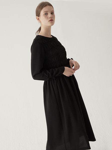 BEMUSEMANSION2019秋冬新款黑色连衣裙