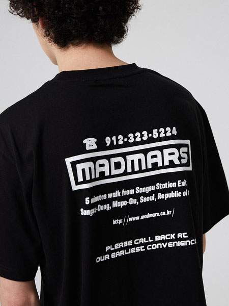 MADMARS2020春夏宽松落肩路标图案后背字母印染男女同款圆领短袖T恤_黑色