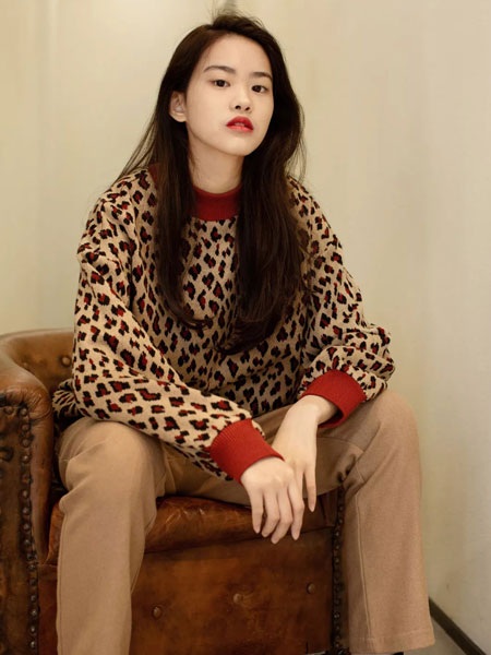 LIULIU MO刘刘墨女装品牌2019秋冬新款豹纹长袖毛衣