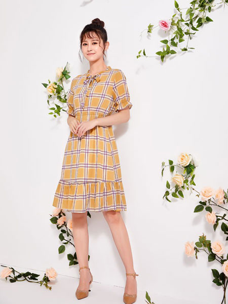 淑女日记女装品牌2020春夏新款纯色格子连衣裙 清新风格