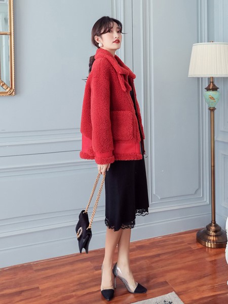 YANGER女装品牌2019秋冬复古红羊羔毛外套