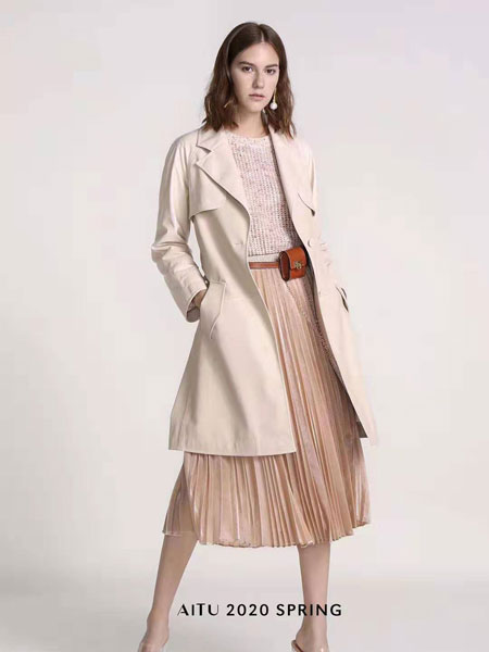 艾托奥女装品牌2020春夏新款纯色长款纽扣大衣