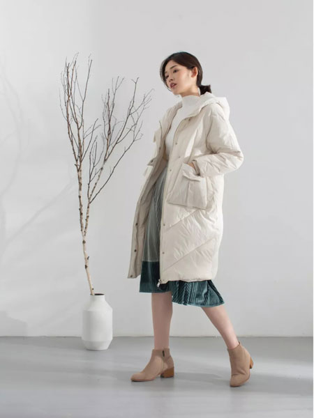 MOKOO女装品牌2019秋冬新款纯色长款带帽羽绒服