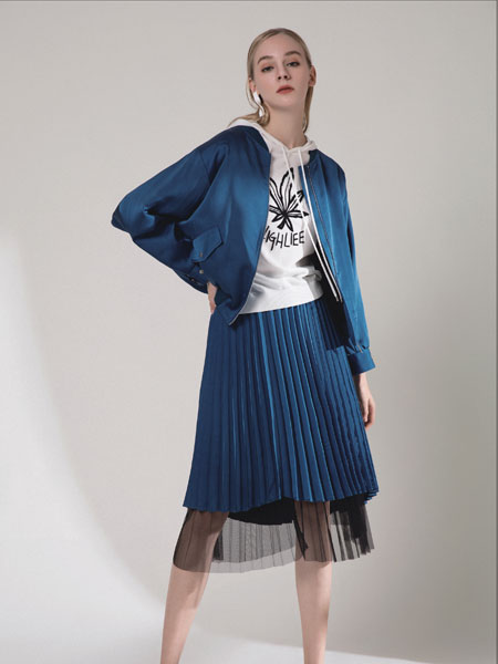 依贝奇女装品牌2020春夏新款纯色拉链外套