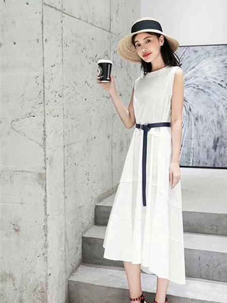 Gircher/Jinlijia女装品牌2020春夏新款无袖纯色连衣裙