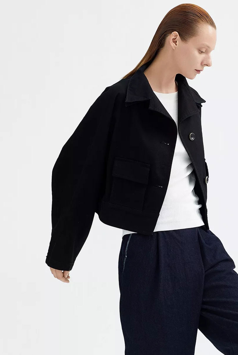 主提女装品牌2020春夏新款纯色纽扣小外套