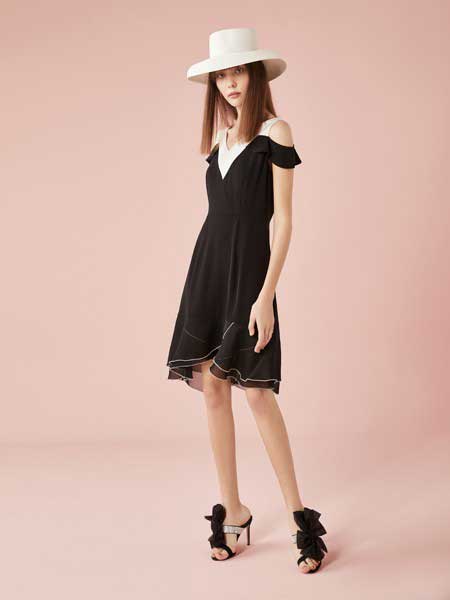 芮玛女装品牌2020春夏新款纯色露肩性感连衣裙