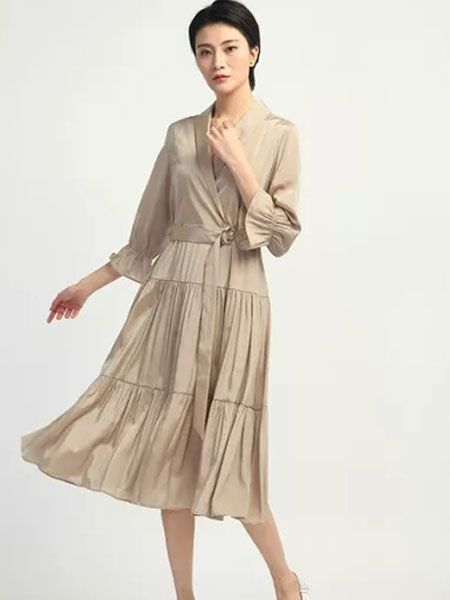 SN女装品牌2020春夏新款纯色蕾丝优雅连衣裙