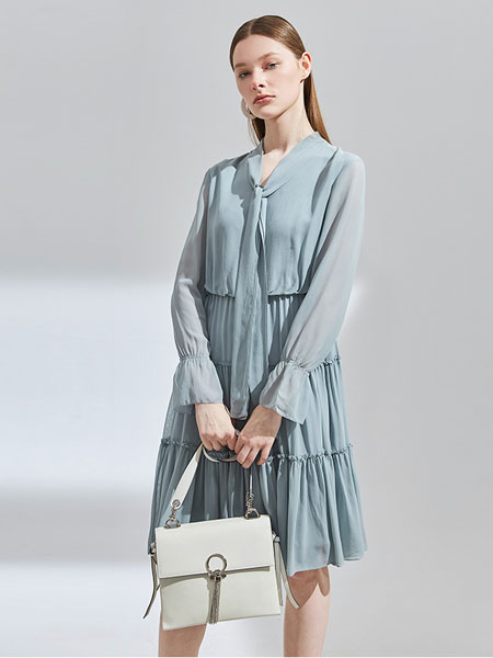 洛瑞琳女装品牌2020春夏新款真丝优雅减龄A摆显瘦蛋糕裙连衣裙