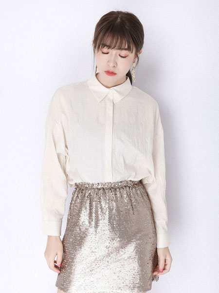 JOU SEO MOK女装品牌2020春夏新款纯色亮面性感短裙