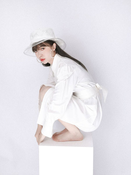 JOU SEO MOK女装品牌2020春夏新款纯色真丝性感连衣裙